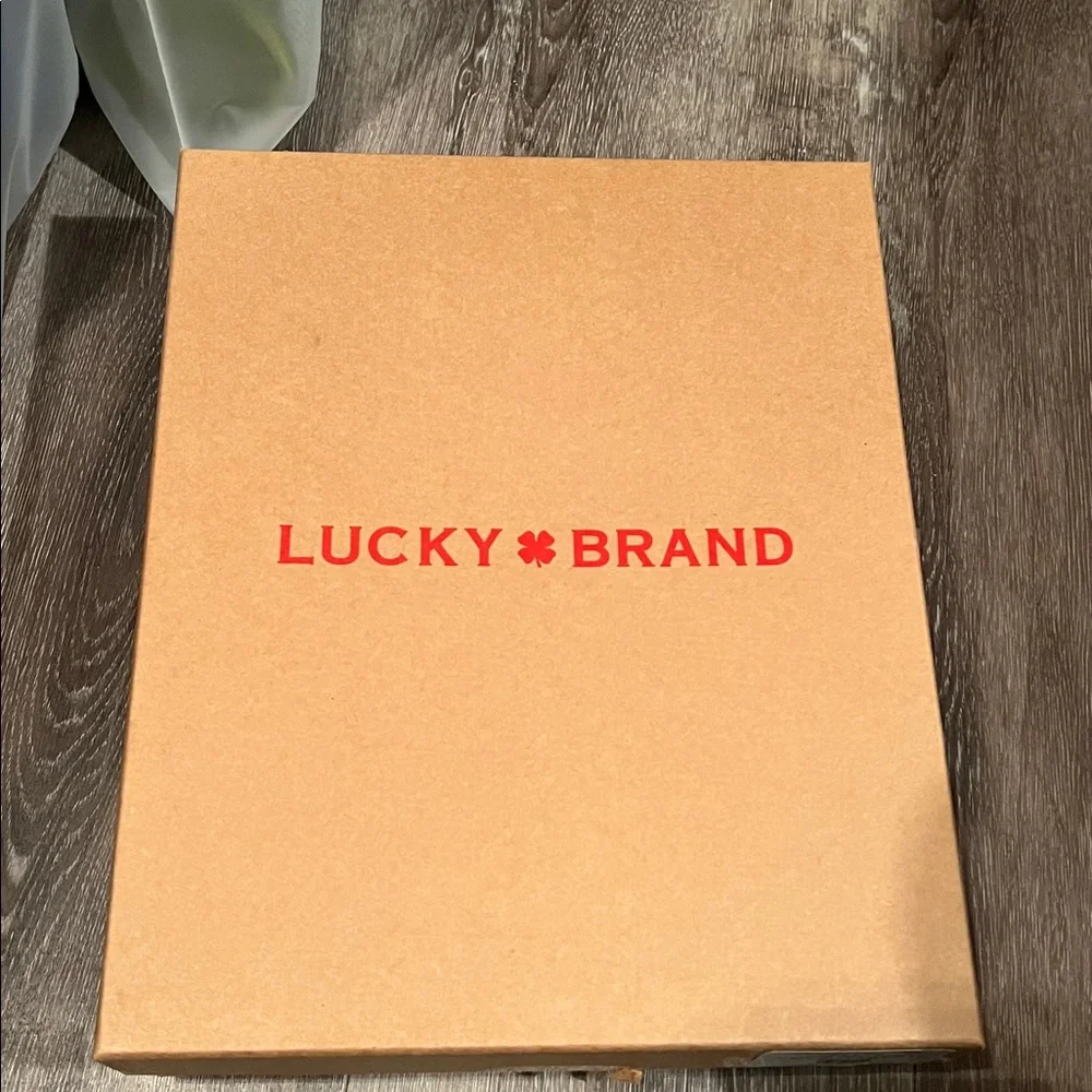 Lucky Brand Scarf & Pom Beanie Hat Set NWT Cream Winter Gift Box